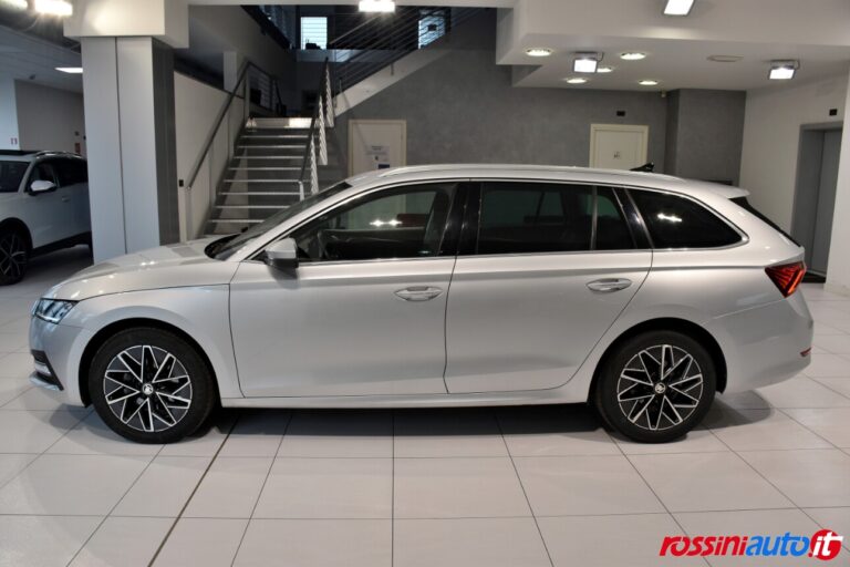 SKODA OCTAVIA WAGON 2.0 TDI 150 CV DSG STYLE DIESEL USATA