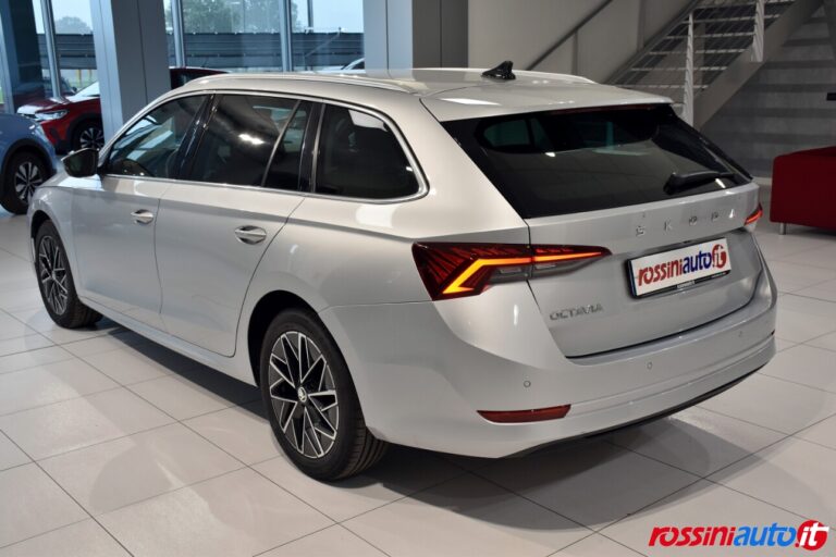 SKODA OCTAVIA WAGON 2.0 TDI 150 CV DSG STYLE DIESEL USATA