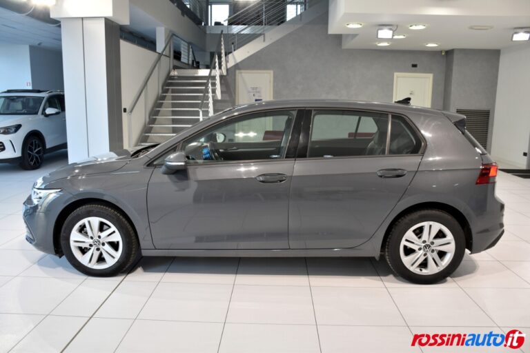 VOLKSWAGEN GOLF 8 MILD-HYBRID 1.5 ETSI 131 CV DSG LIFE USATO