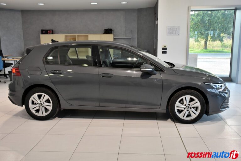 VOLKSWAGEN GOLF 8 MILD-HYBRID 1.5 ETSI 131 CV DSG LIFE USATO
