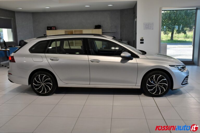 VOLKSWAGEN GOLF 8 VARIANT 1.0 ETSI 110 CV DSG LIFE MILD-HYBRID USATA