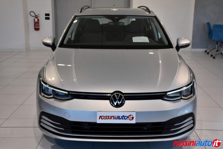 VOLKSWAGEN GOLF 8 VARIANT 1.0 ETSI 110 CV DSG LIFE MILD-HYBRID USATA