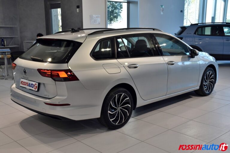 VOLKSWAGEN GOLF 8 VARIANT 1.0 ETSI 110 CV DSG LIFE MILD-HYBRID USATA