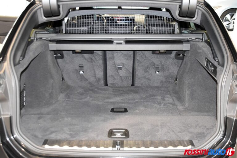 BMW 318D TOURING G21 RESTYLING USATO