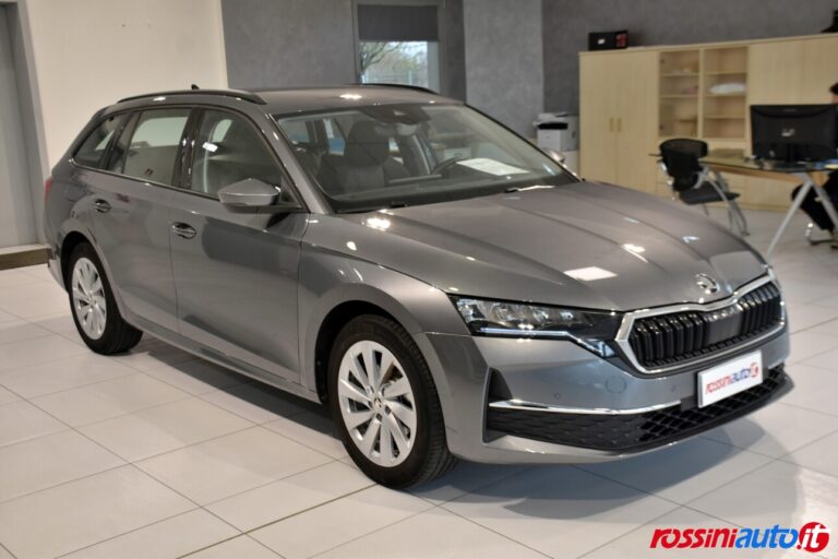 SKODA NUOVA OCTAVIA WAGON 2.0 TDI 150 CV DSG SELECTION DIESEL USATA