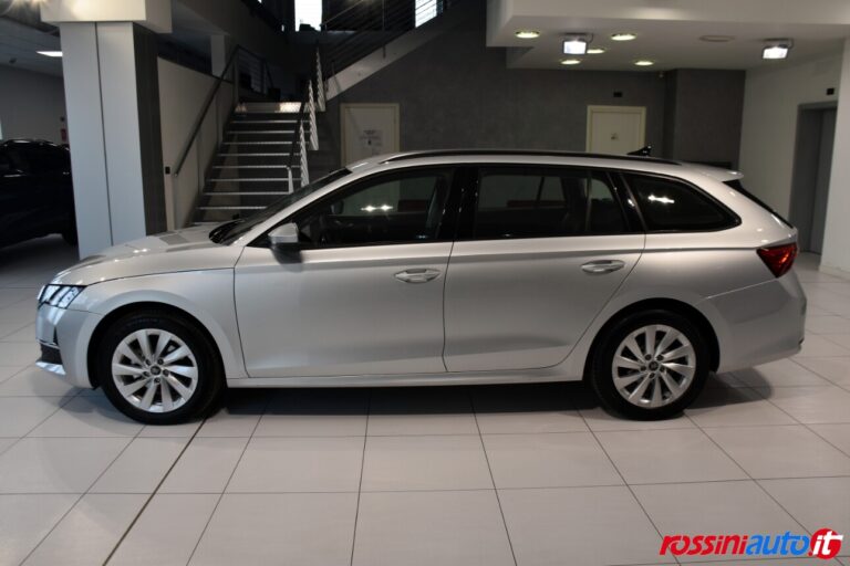 SKODA NEW OCTAVIA WAGON 2.0 TDI 150 CV DSG SELECTION USATA