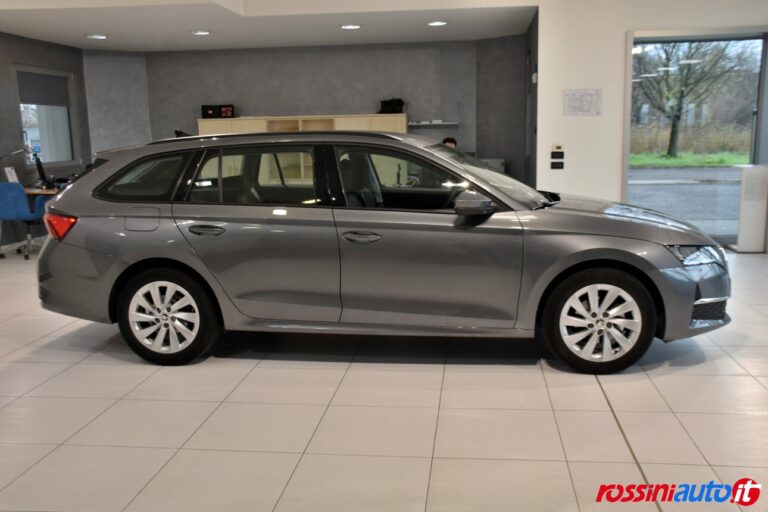 SKODA NUOVA OCTAVIA WAGON 2.0 TDI 150 CV DSG SELECTION DIESEL USATA