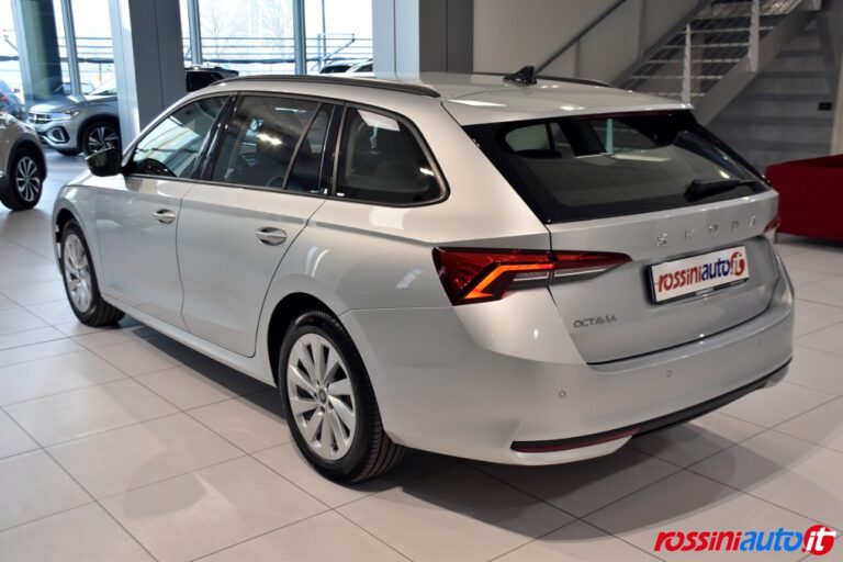 SKODA NEW OCTAVIA WAGON 2.0 TDI 150 CV DSG SELECTION USATA