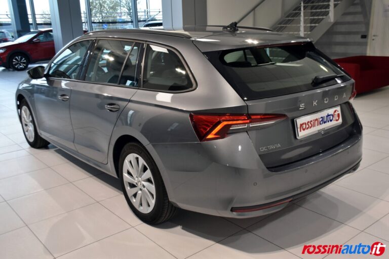 SKODA NUOVA OCTAVIA WAGON 2.0 TDI 150 CV DSG SELECTION DIESEL USATA