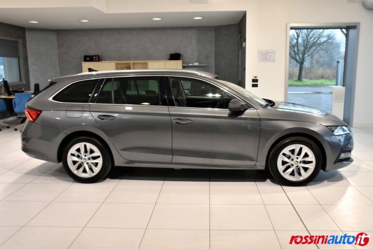 SKODA OCTAVIA WAGON 2.0 TDI 150 CV DSG STYLE DIESEL USATA