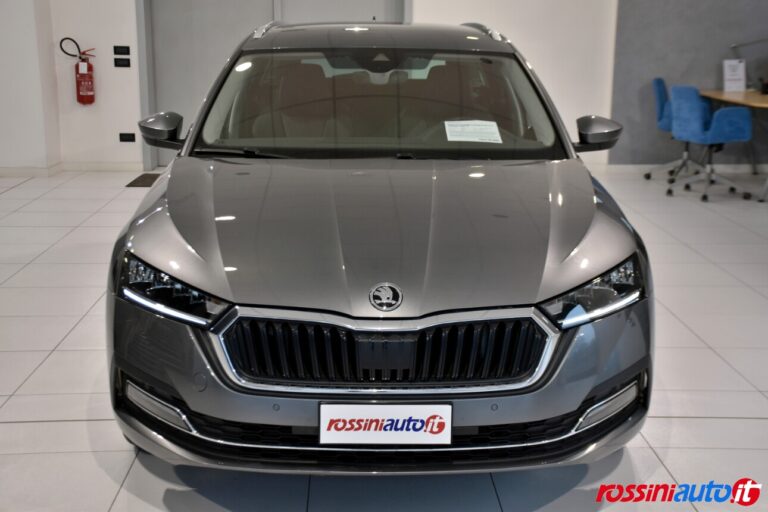 SKODA OCTAVIA WAGON 2.0 TDI 150 CV DSG STYLE DIESEL USATA