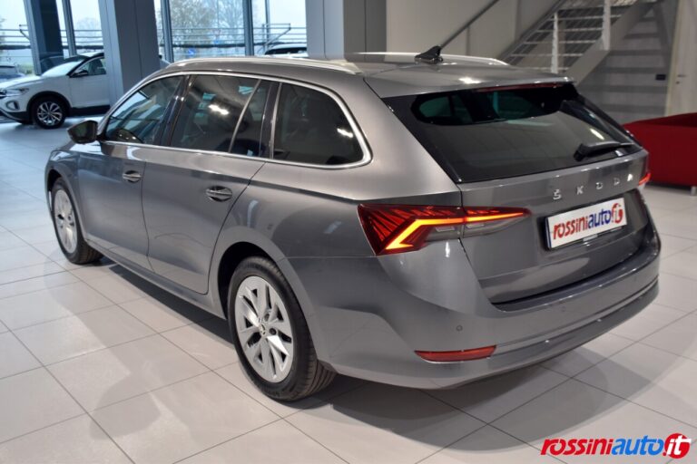 SKODA OCTAVIA WAGON 2.0 TDI 150 CV DSG STYLE DIESEL USATA