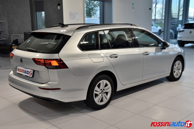 VOLKSWAGEN GOLF VARIANT 1.5 ETSI 131 CV DSG LIFE MILD-HYBRID USATA