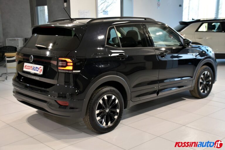 VOLKSWAGEN T-CROSS BENZINA 1.0 TSI 95 CV SPORT USATA