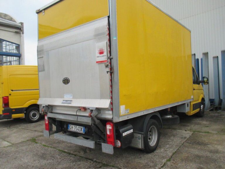 VOLKSWAGEN CRAFTER 50/35 2.0 BITDI 177 CV L4 CABINATO SPONDA USATO