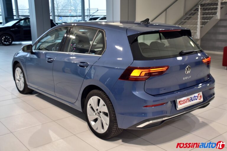 VOLKSWAGEN NUOVA GOLF 8.5 DIESEL 2.0 TDI 150 CV DSG STYLE USATA