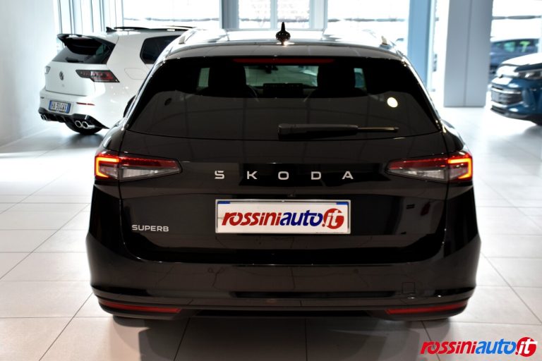 SKODA NUOVA SUPERB DIESEL 2.0 TDI 150 CV DSG STYLE USATA