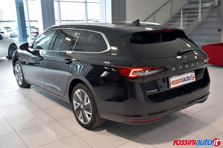 SKODA NUOVA SUPERB DIESEL 2.0 TDI 150 CV DSG STYLE USATA