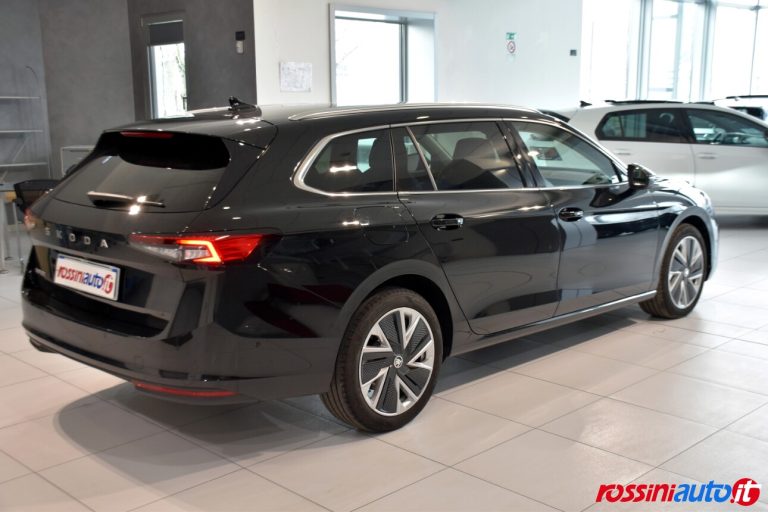 SKODA NUOVA SUPERB DIESEL 2.0 TDI 150 CV DSG STYLE USATA