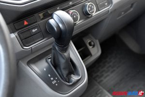VOLKSWAGEN CRAFTER 50/35 2.0 BITDI 177 CV DSG L4 RWD FURGONE CON CENTINA E TELO USATO