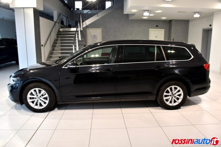 VOLKSWAGEN PASSAT VARIANT 2.0 TDI 150 CV DSG BUSINESS USATA