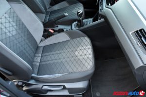 VOLKSWAGEN TAIGO 1.0 TSI 115 CV R-LINE USATA