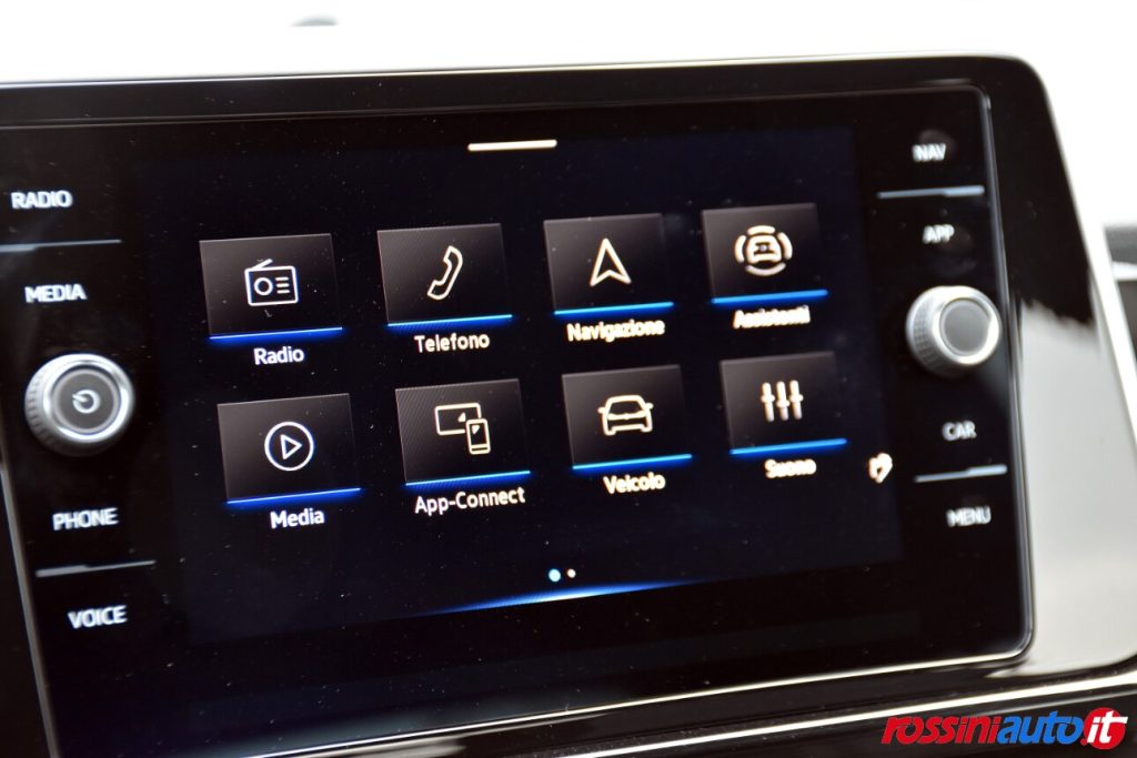 Guida definitiva agli accessori tecnologici e Infotainment Volkswagen: per T-Cross, T-Roc, Polo e Taigo