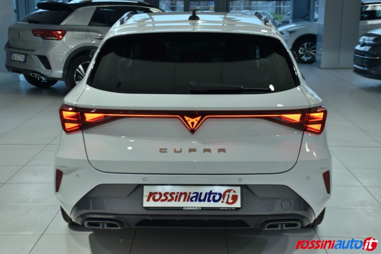 CUPRA NUOVA LEON SPORTSTOURER 1.5 HYBRID 150 CV DSG USATA