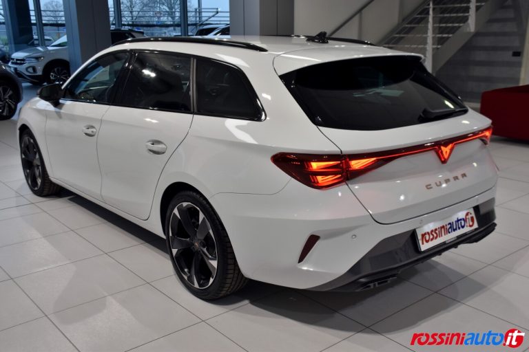 CUPRA NUOVA LEON SPORTSTOURER 1.5 HYBRID 150 CV DSG USATA