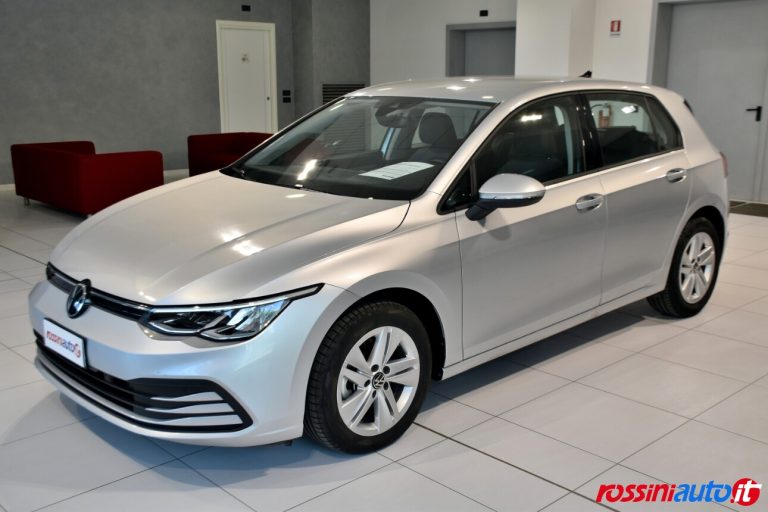 VOLKSWAGEN GOLF 8 BENZINA 1.5 TSI 131 CV LIFE USATA