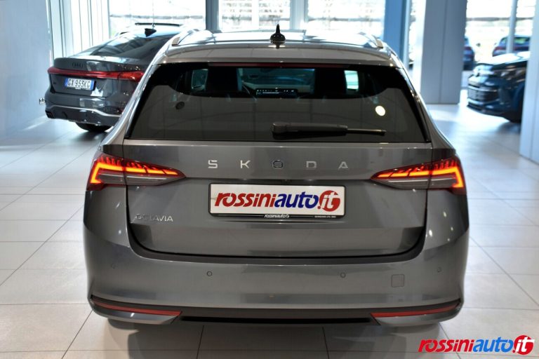 SKODA NEW OCTAVIA WAGON 2.0 TDI 150 CV DSG STYLE USATA
