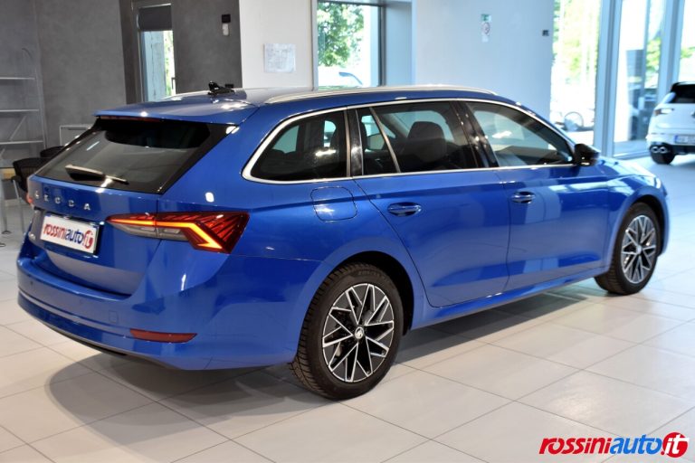 SKODA OCTAVIA WAGON 2.0 TDI 150 CV DSG STYLE DIESEL USATA
