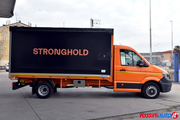 VOLKSWAGEN CRAFTER 50Q 2.0 BITDI 177 CV L4 BUSINESS RWD RG CS CENTINA E TELO USATO