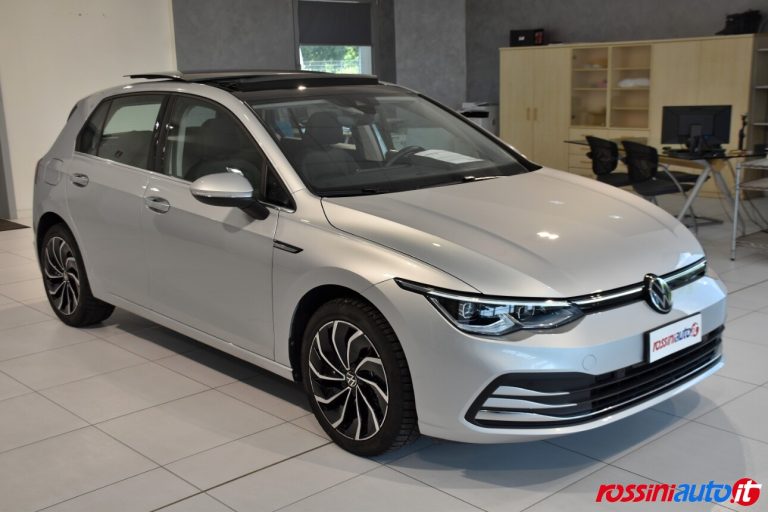 VOLKSWAGEN GOLF 8 1.5 ETSI 131 CV DSG STYLE USATA