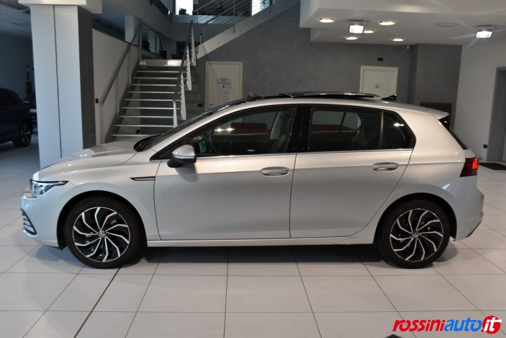 VOLKSWAGEN GOLF 8 1.5 ETSI 131 CV DSG STYLE USATA