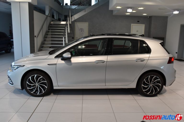 VOLKSWAGEN GOLF 8 1.5 ETSI 131 CV DSG STYLE USATA