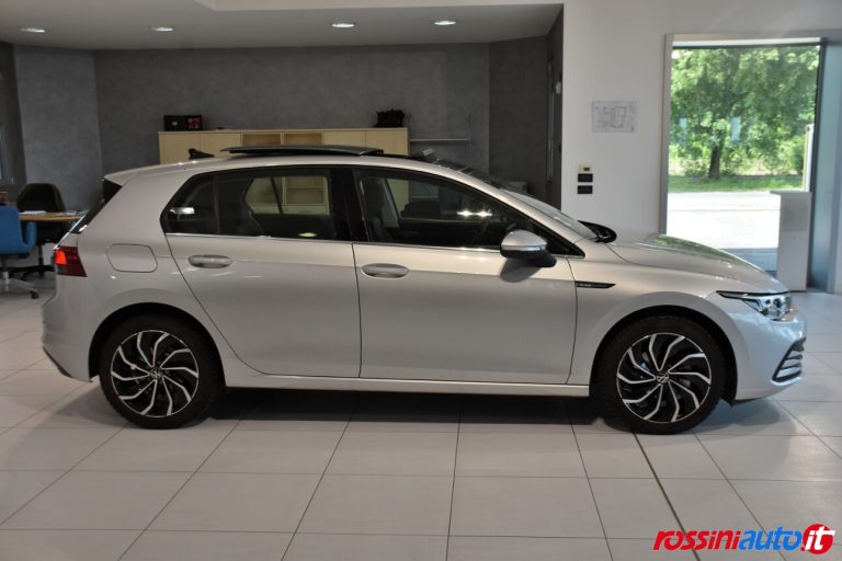 VOLKSWAGEN GOLF 8 1.5 ETSI 131 CV DSG STYLE USATA