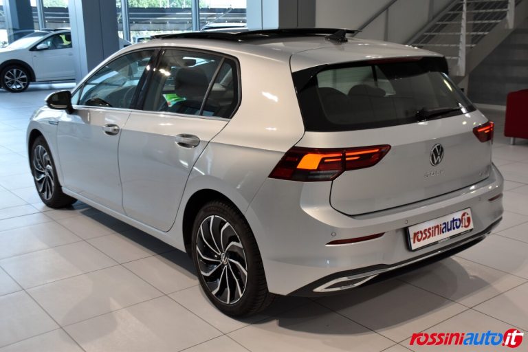 VOLKSWAGEN GOLF 8 1.5 ETSI 131 CV DSG STYLE USATA