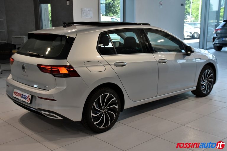 VOLKSWAGEN GOLF 8 1.5 ETSI 131 CV DSG STYLE USATA