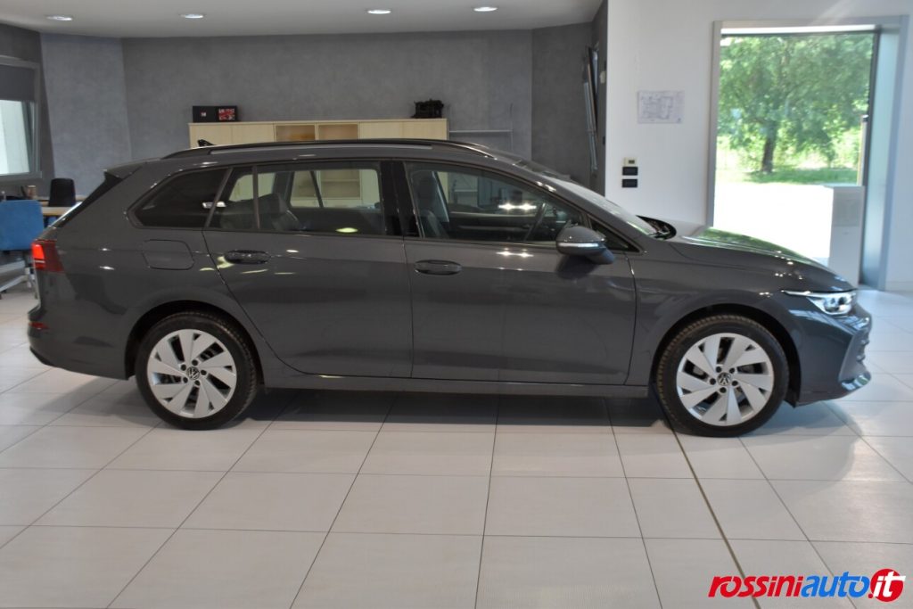 VOLKSWAGEN NUOVA GOLF VARIANT 1.5 ETSI 116 CV DSG LIFE USATA