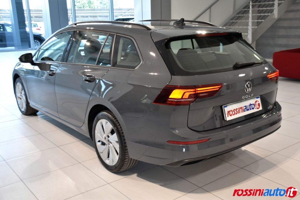 VOLKSWAGEN NUOVA GOLF VARIANT 1.5 ETSI 116 CV DSG LIFE USATA
