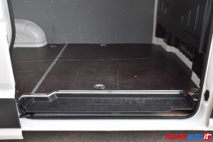 VOLKSWAGEN NUOVO CRAFTER 30Q 2.0 TDI 140 CV L3H3 LOGISTIC USATO