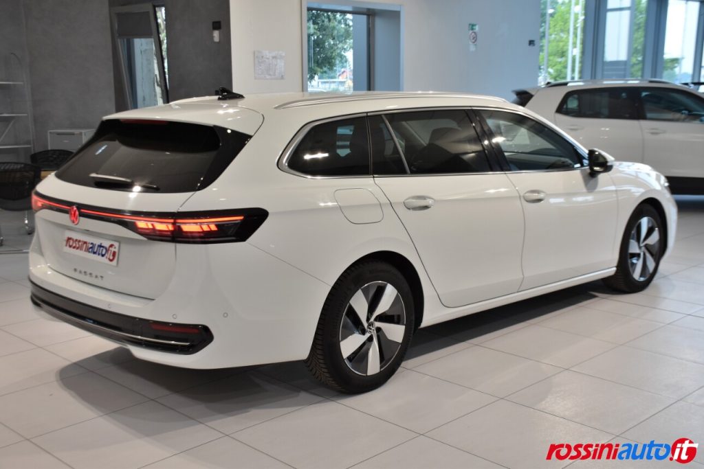 VOLKSWAGEN NUOVA PASSAT 2.0 TDI 150 CV DSG ELEGANCE USATA