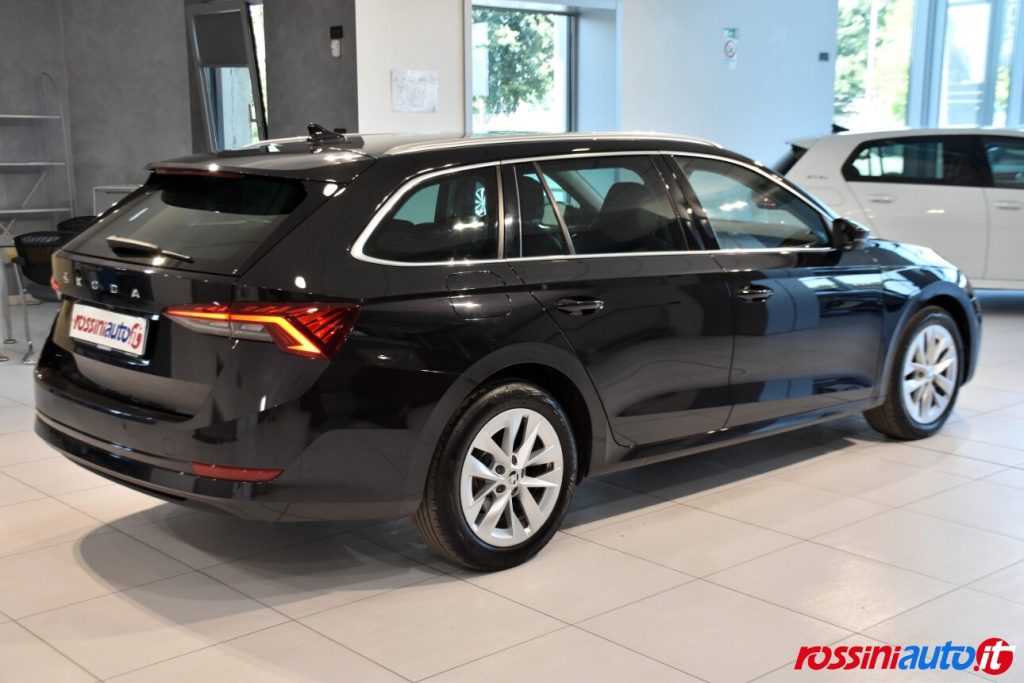 SKODA OCTAVIA WAGON DIESEL 2.0 TDI 150 CV DSG STYLE USATA