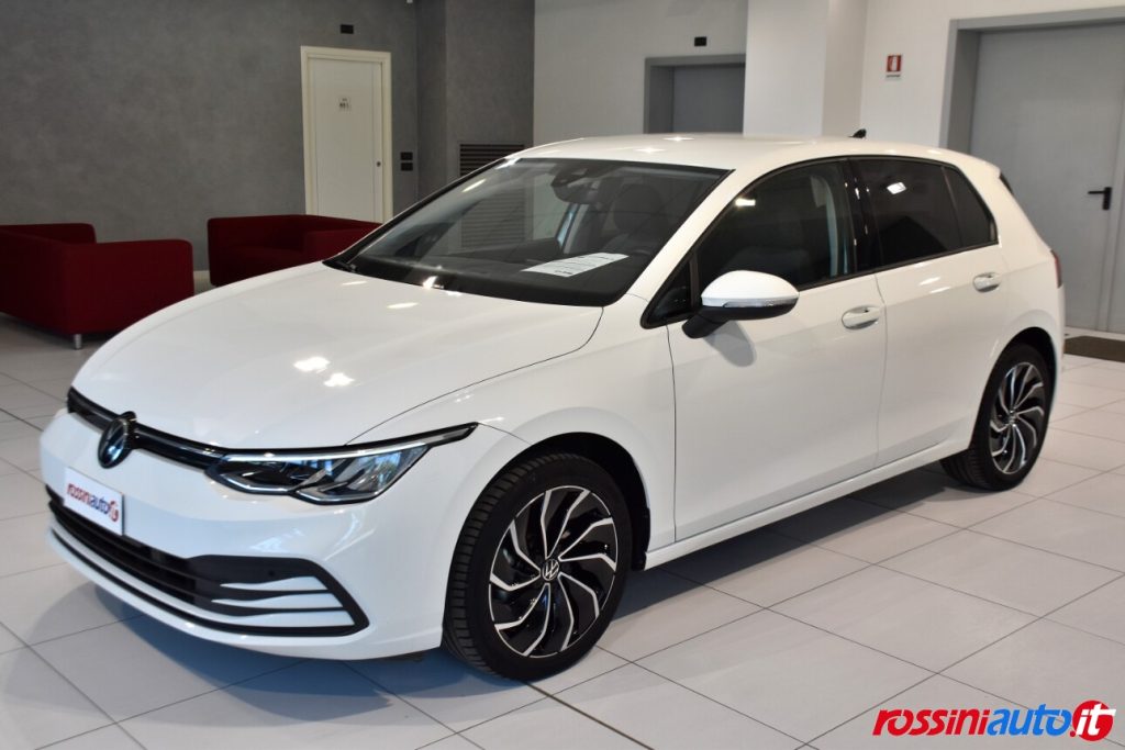 VOLKSWAGEN GOLF 8 MILD-HYBRID 1.5 ETSI 131 CV DSG LIFE USATA