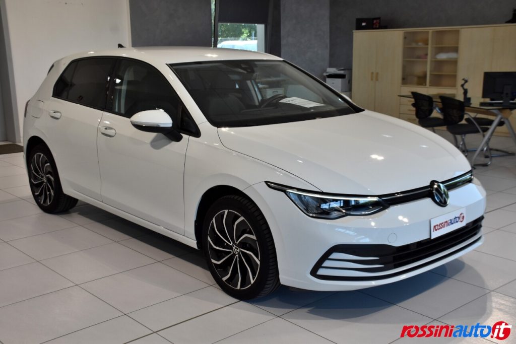 VOLKSWAGEN GOLF 8 MILD-HYBRID 1.5 ETSI 131 CV DSG LIFE USATA