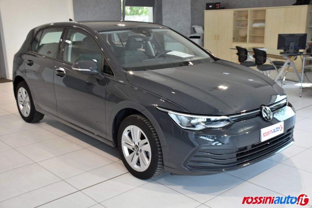 VOLKSWAGEN GOLF 8 1.5 ETSI 131 CV DSG LIFE USATA