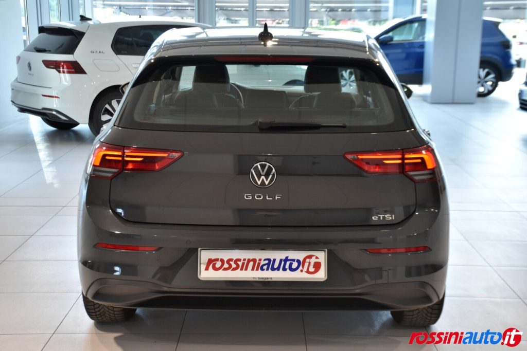 VOLKSWAGEN GOLF 8 1.5 ETSI 131 CV DSG LIFE USATA