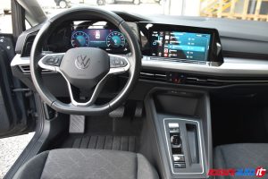 VOLKSWAGEN GOLF 8 1.5 ETSI 131 CV DSG LIFE USATA