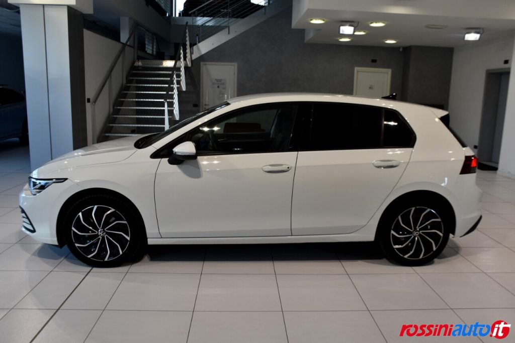 VOLKSWAGEN GOLF 8 MILD-HYBRID 1.5 ETSI 131 CV DSG LIFE USATA